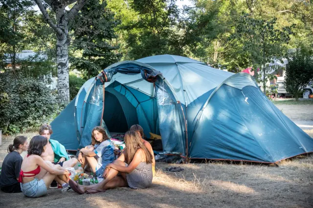 Aire de service camping car Saint-Étienne-de-Lugdarès