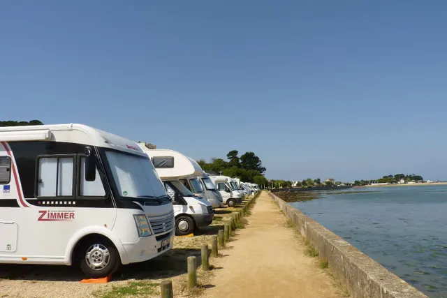 Aire de services et stationnements camping-cars à Pempoul - Motorh