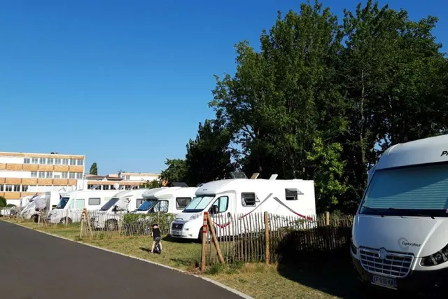Aire municipale de camping-car de Jonzac
