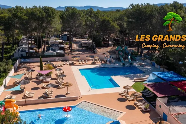 Les Grands Pins