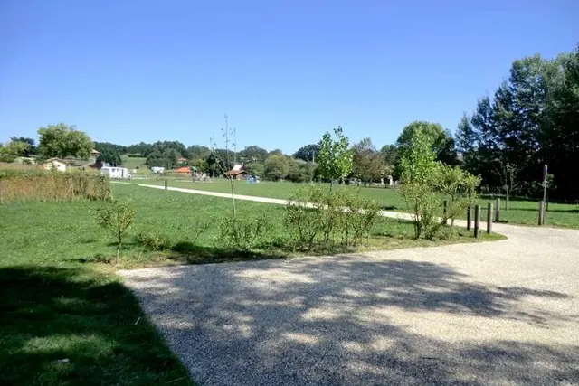 Aire de camping-car de la halte nautique La Roche-chalais