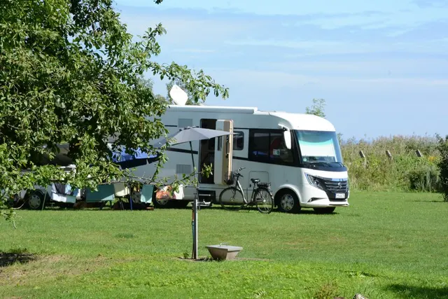 Stellplatz am Hafen Altwarp