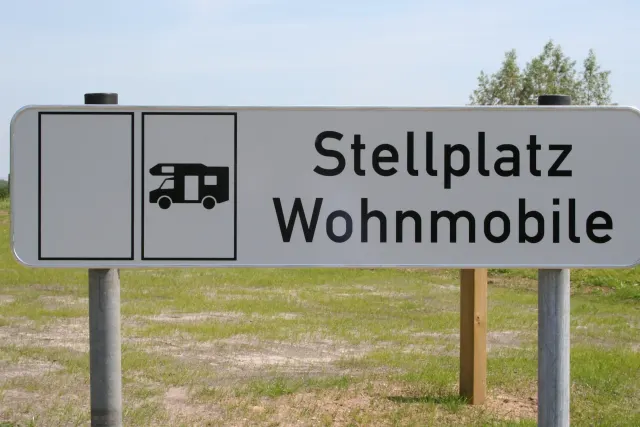 Wohnmobilstellplatz am Badesee Lahde