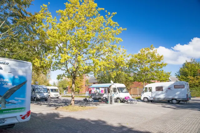 Reisemobil-Stellplatz "Am Meerwasser-Hallenwellenbad"